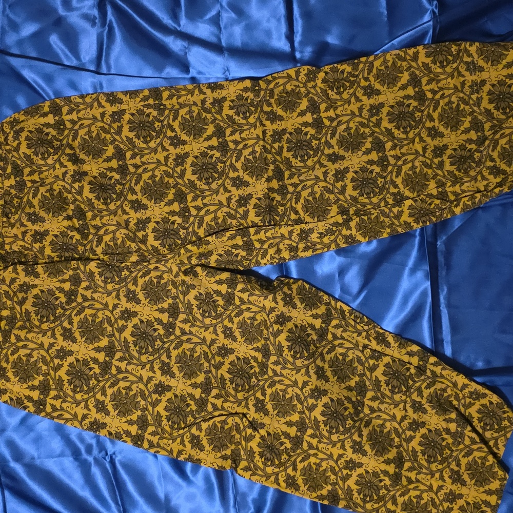 Floral Patterned Pants - Picture 2 of 4